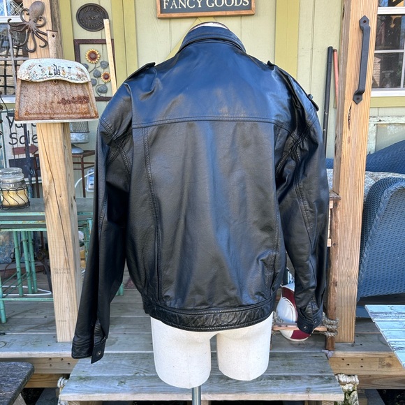 Vintage Black Leather Bomber Jacket - Picture 5 of 12